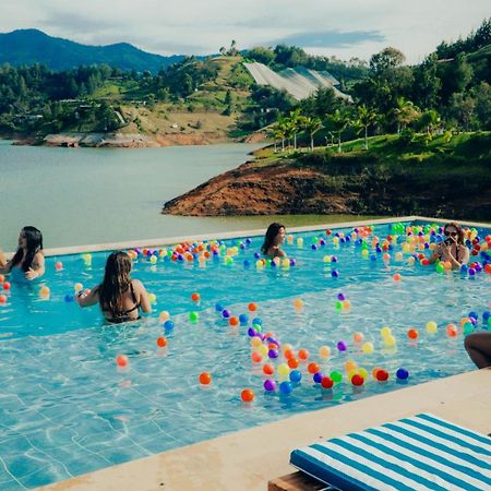 Viajero Guatape Hostel & Lake Club Ngoại thất bức ảnh