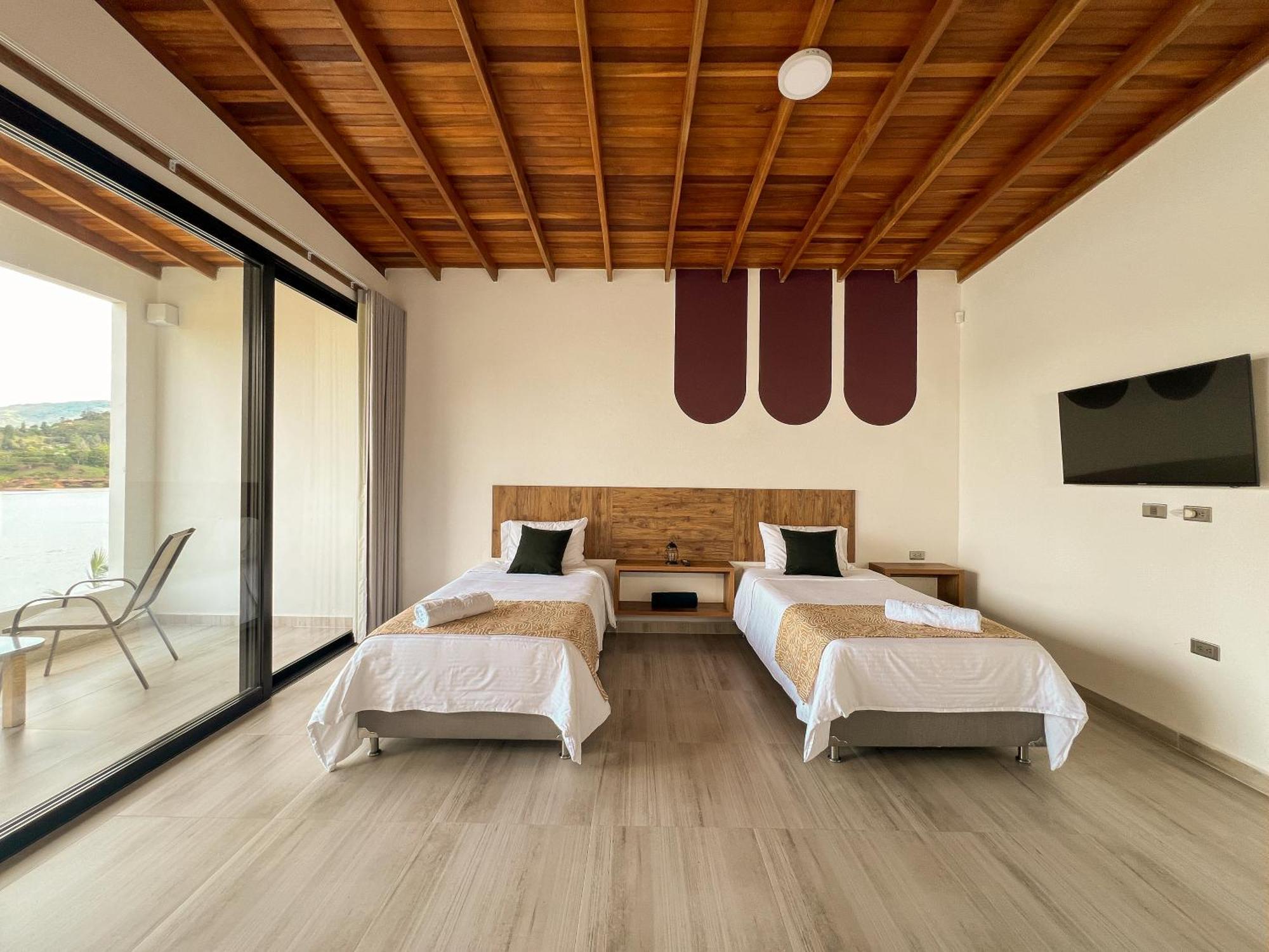 Viajero Guatape Hostel & Lake Club Phòng bức ảnh