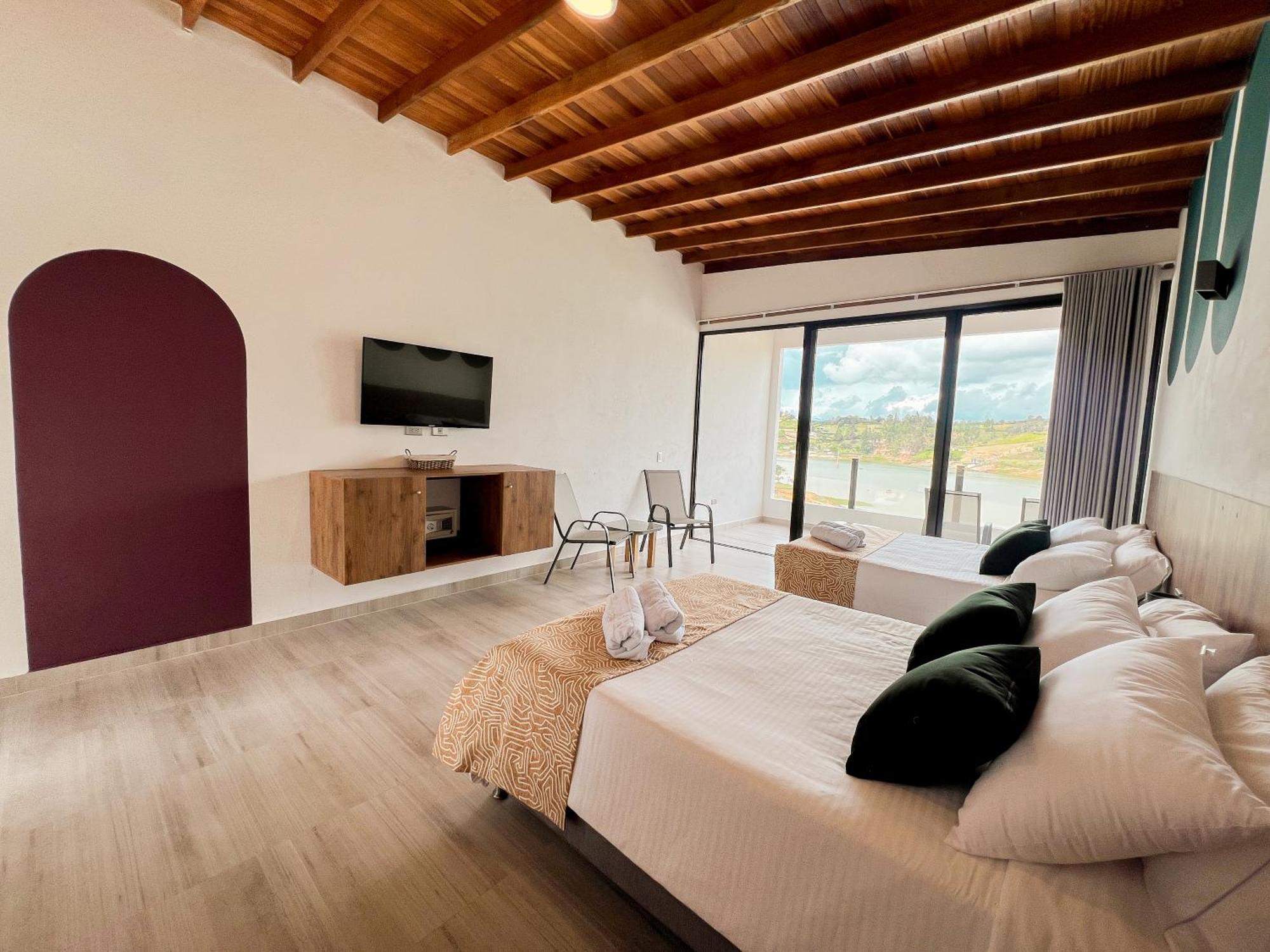 Viajero Guatape Hostel & Lake Club Phòng bức ảnh