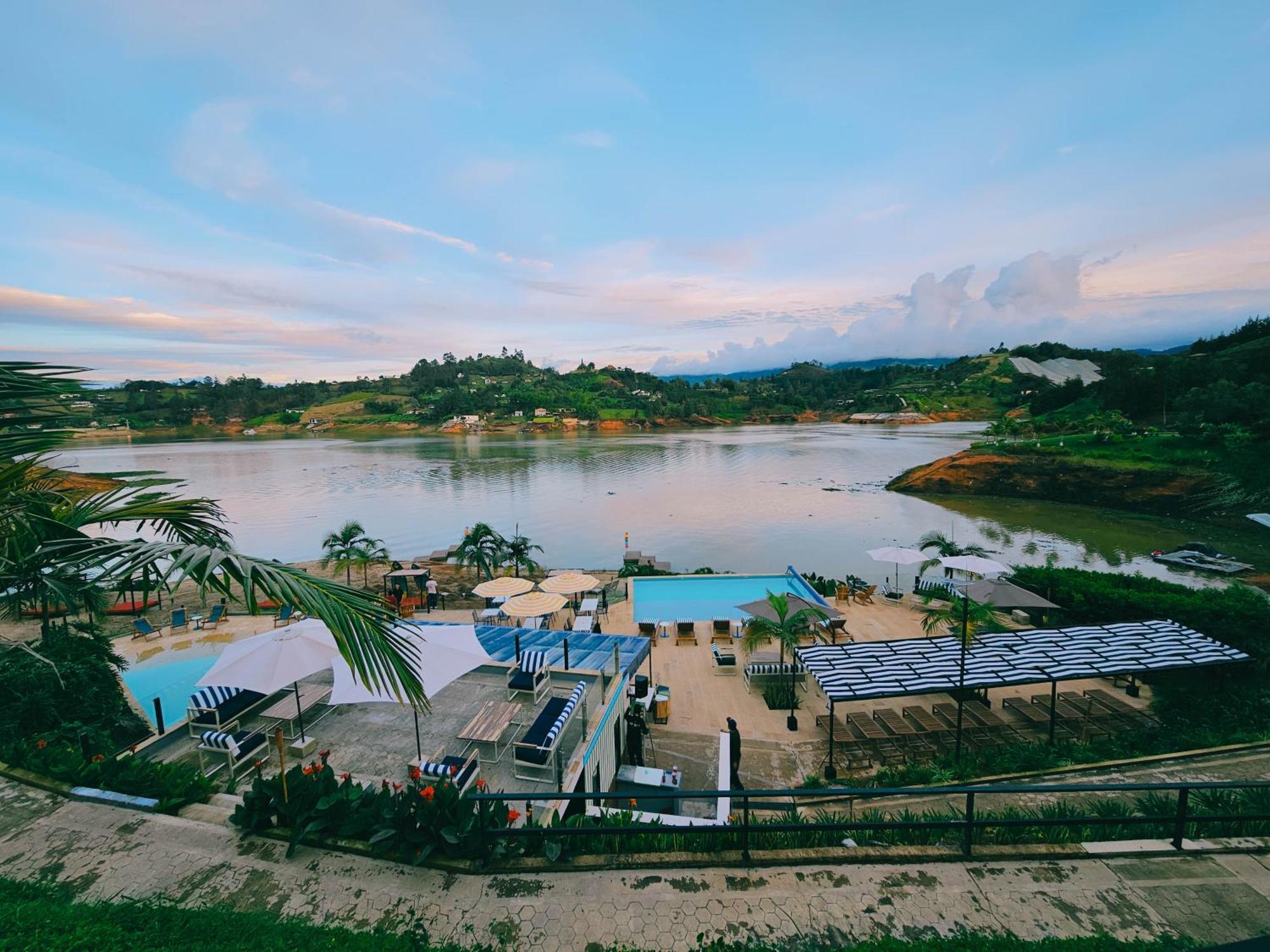Viajero Guatape Hostel & Lake Club Ngoại thất bức ảnh