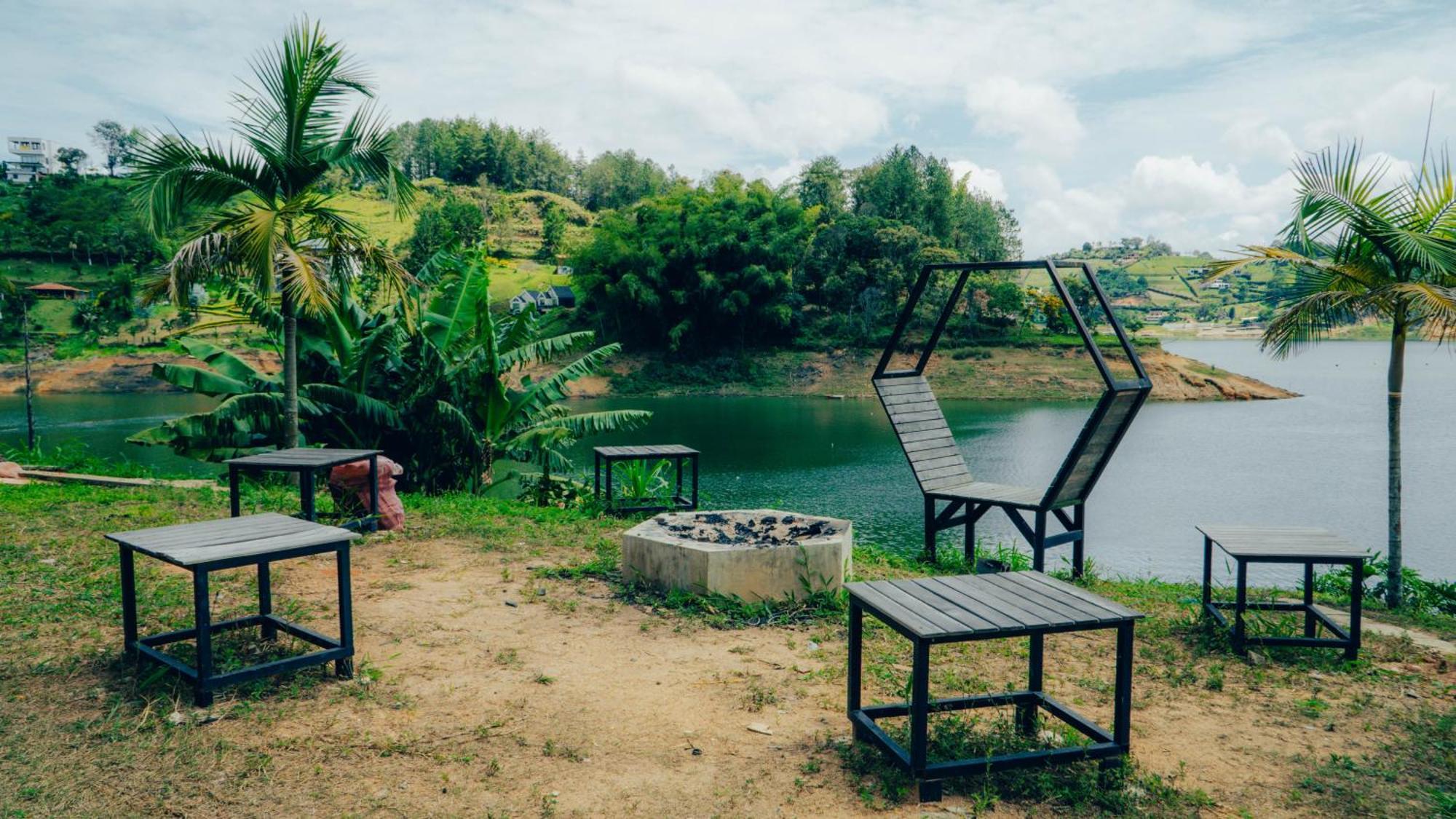 Viajero Guatape Hostel & Lake Club Ngoại thất bức ảnh